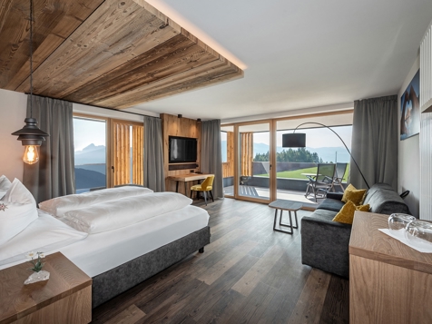 Panorama suite Dolomites image 4