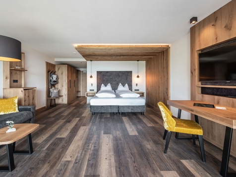 Panorama suite Dolomites image 5