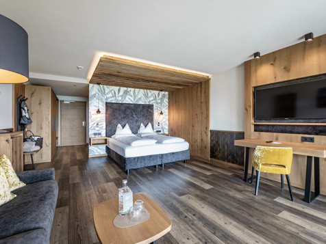 Panorama suite Dolomites image 9