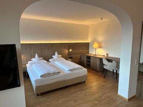 PANORAMA SUITE WITH INFRARED CABIN image 1