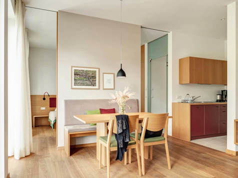 Park three-room Apartment image 3