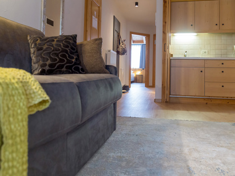 PIZ apartment with balcony for 2-6 persons image 6