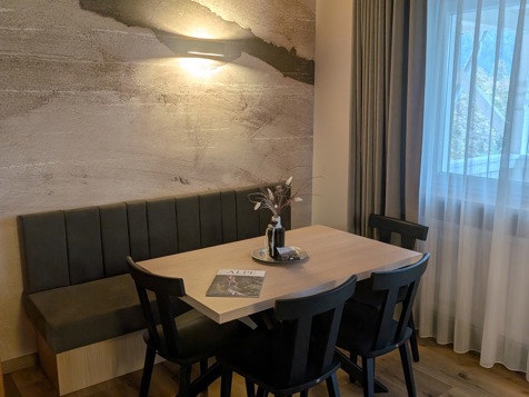 PIZ appartamento con balcone per 2-6 persone image 12