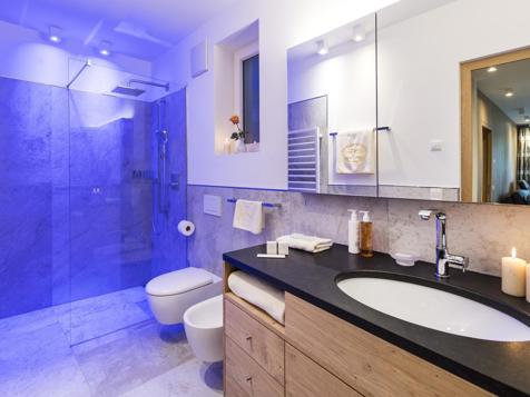 Pool Suite image 5
