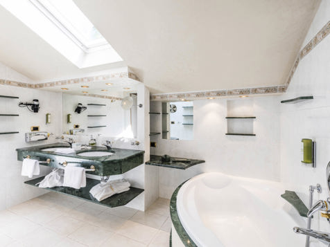 Poppy Suite image 3