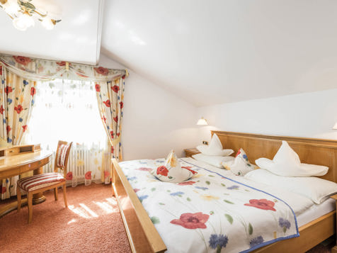 Poppy Suite image 5