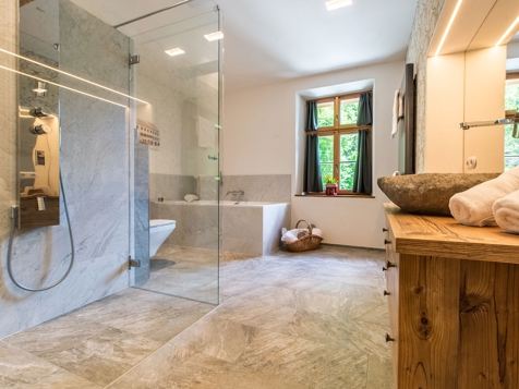 Portenheim Suite image 11