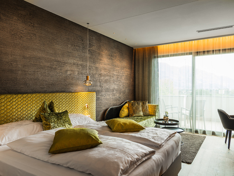 Premium double room with garden view image 4