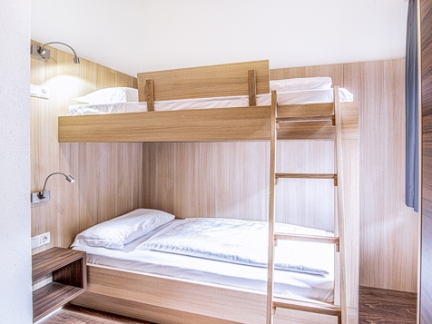 Quadruple room image 2