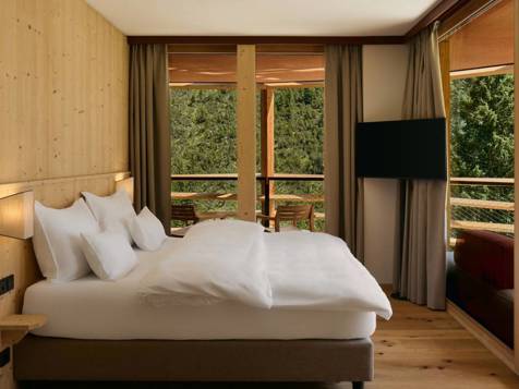 River Melody Spa Suite image 3