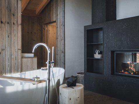 Romantic chalet image 5