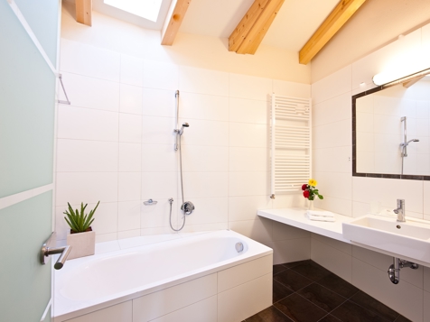 ROMANTIC SUITE image 2