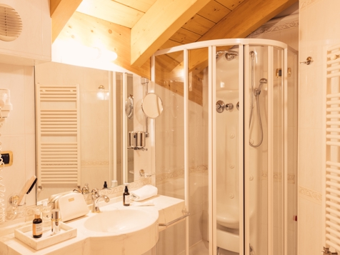 Romantic Suite image 4