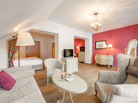 ROMANTIK SUITE image 1