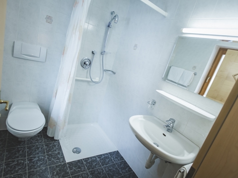Room 1 image 2