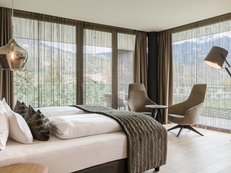 Living SPA Suite with Jacuzzi 360° View