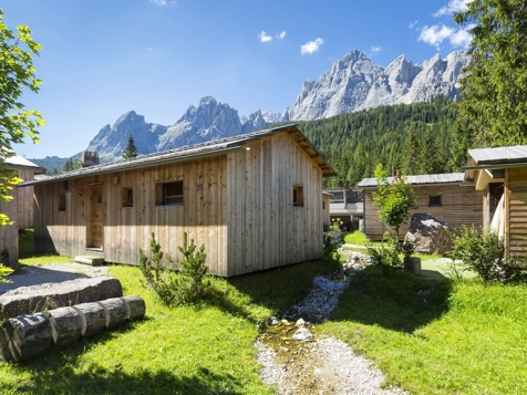 Dolomites Lodge 360° View
