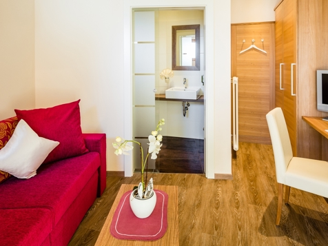 ROSES SUITE image 3