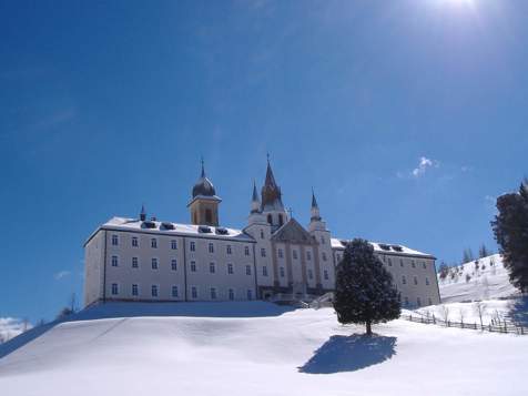 Santuario di Pietralba in inverno