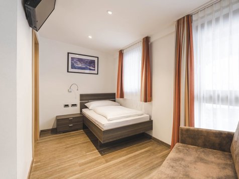 Single bed room image 1