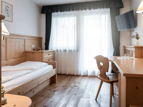 Single bedroom Nature image 1