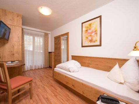 Single room classic & comfort image 2