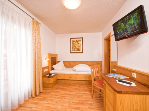 Single room classic & comfort image 3