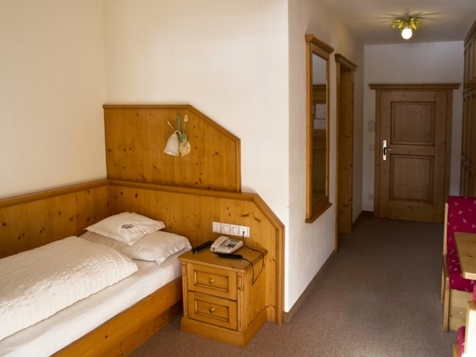 Single Room image 1
