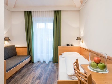 SINGLE ROOM image 1