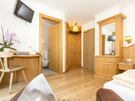 single room image 1