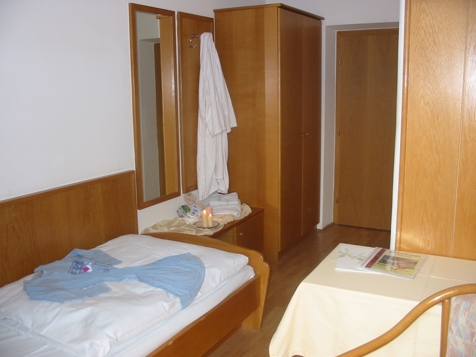 single room image 1