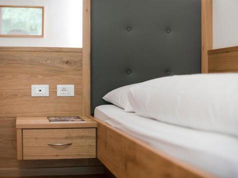 Single room image 2