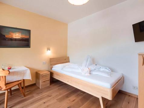 Single room image 2
