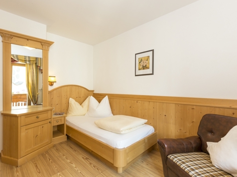 single room image 2