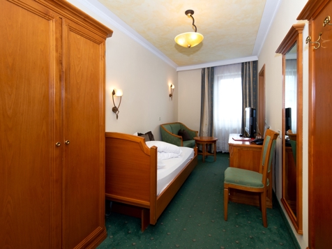 Single Room image 2