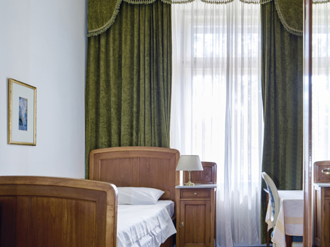 Single Room image 3