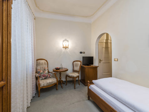 Single Room image 3