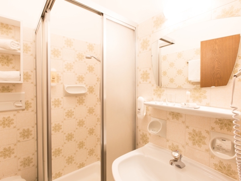 Single room image 3