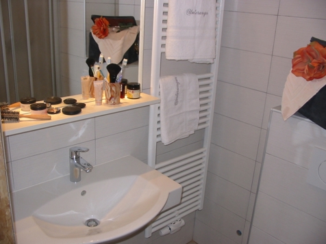 single room image 3