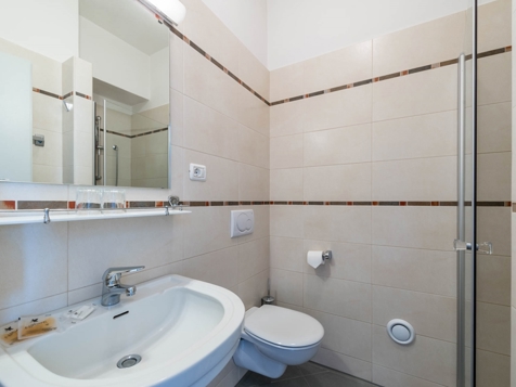 Single room image 3