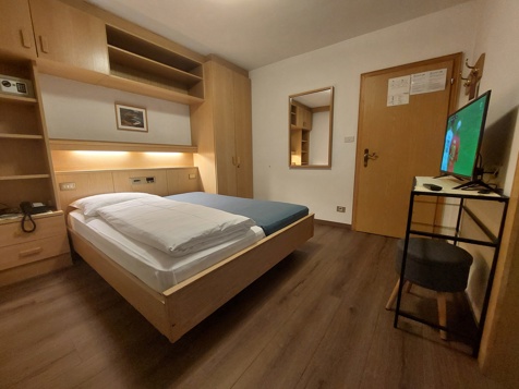 Single room image 6