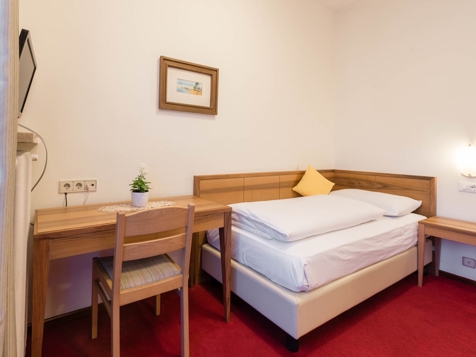 Single room image 6
