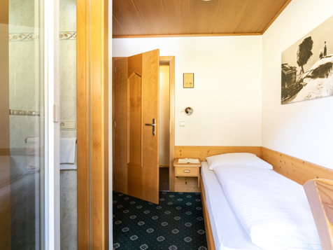 Single room image 7