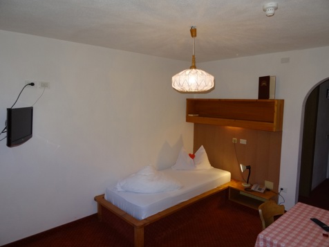Single room with balcon image 1