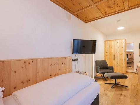 Single room with balcony image 5