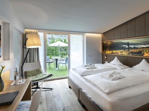 Small Double Room image 1