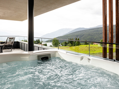 Sonnenberg Suite with private whirlpool image 5