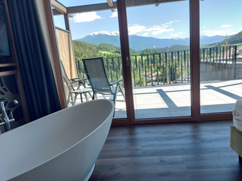 Spa Suite image 10