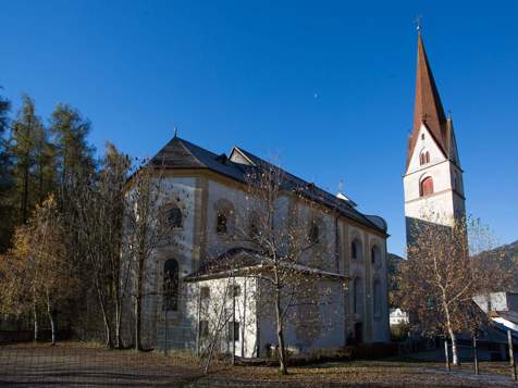 St. Nikolaus parish church in Obervintl
