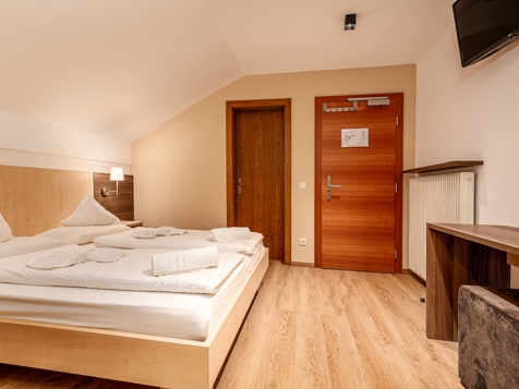 Standard Doppelzimmer mit Balkon image 2